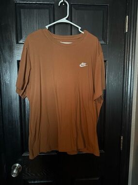Nike Men’s Rust Brown Short Sleeve Crew Tee